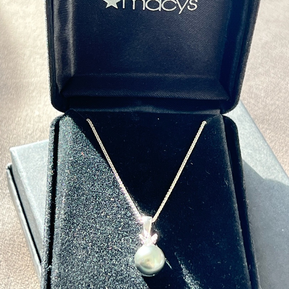 14k Tahitian Pearl Diamond necklace - Picture 6 of 10